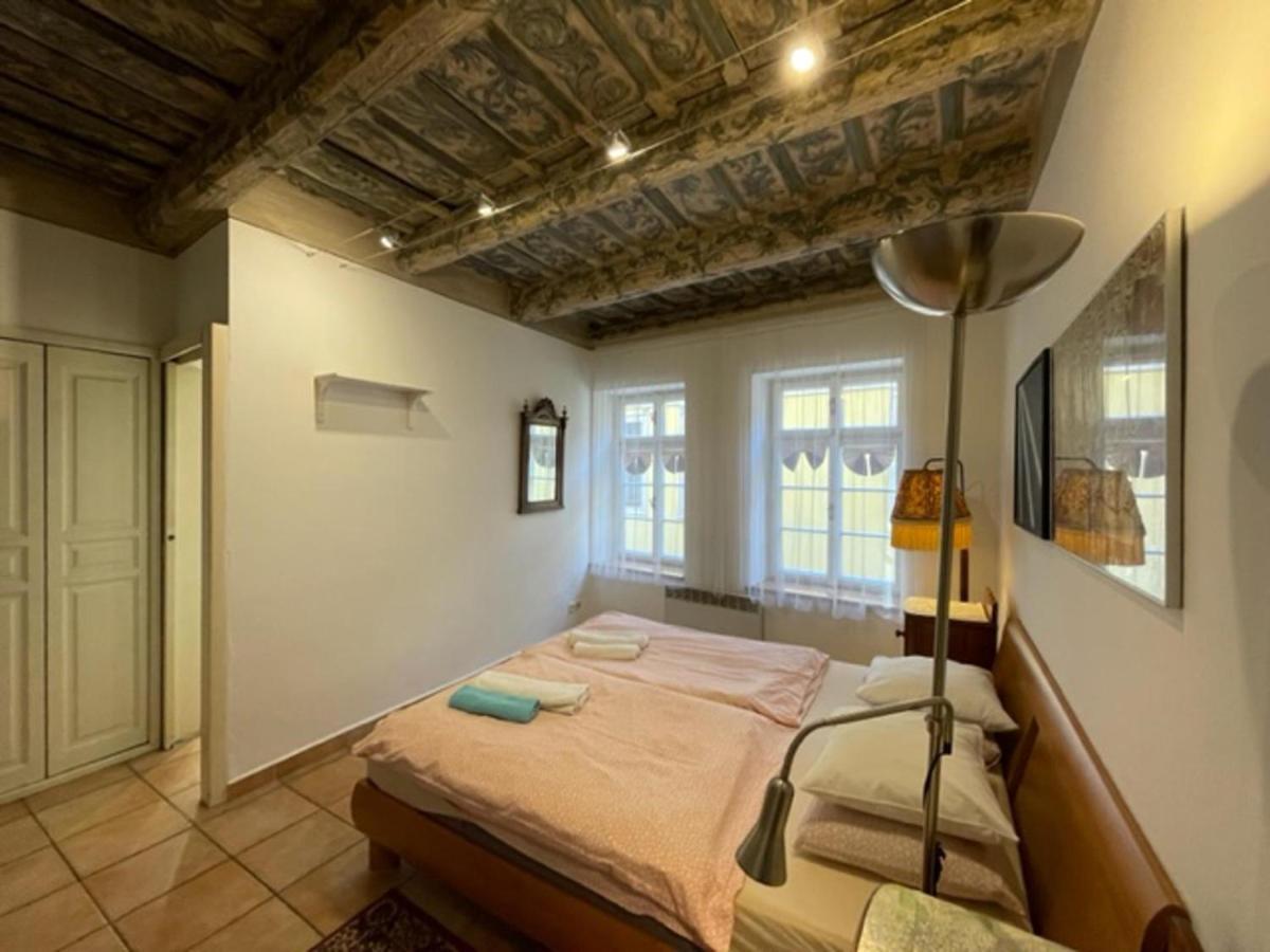 Historical Apartment With Balcony Prague Ngoại thất bức ảnh